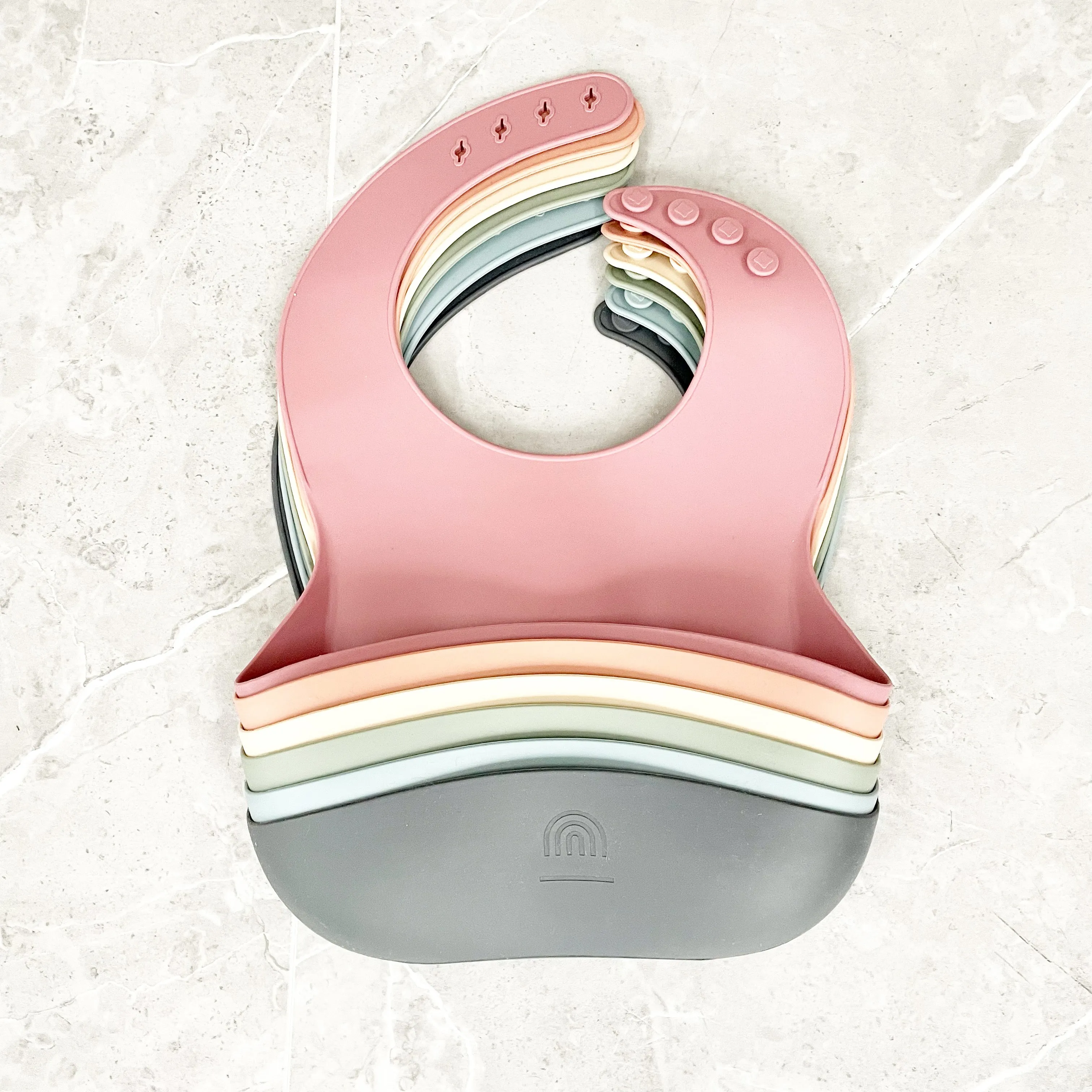 spanish rose · classic easy-to-clean silicone bucket bib
